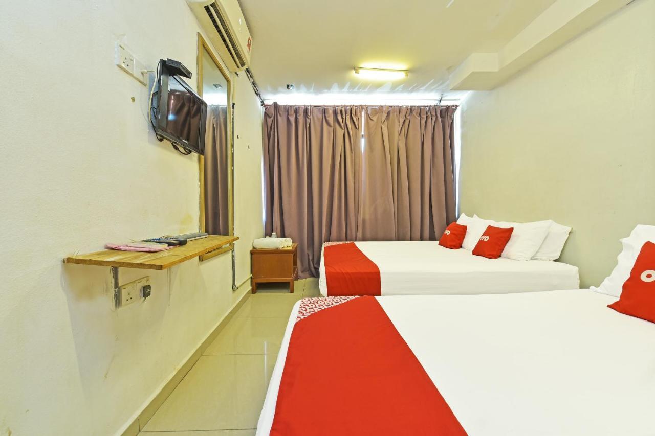 F Hotel Sungai Dua Bukit Exterior foto
