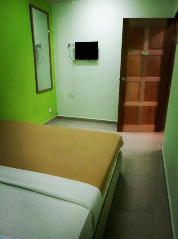 F Hotel Sungai Dua Bukit Exterior foto