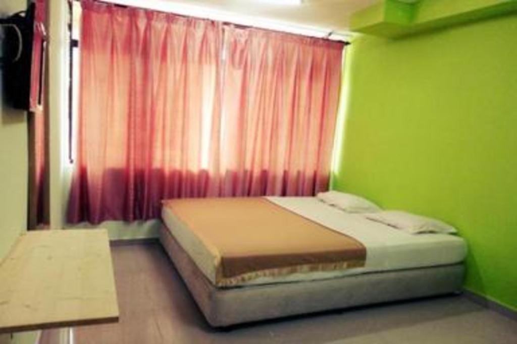 F Hotel Sungai Dua Bukit Exterior foto