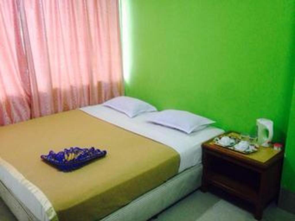 F Hotel Sungai Dua Bukit Exterior foto