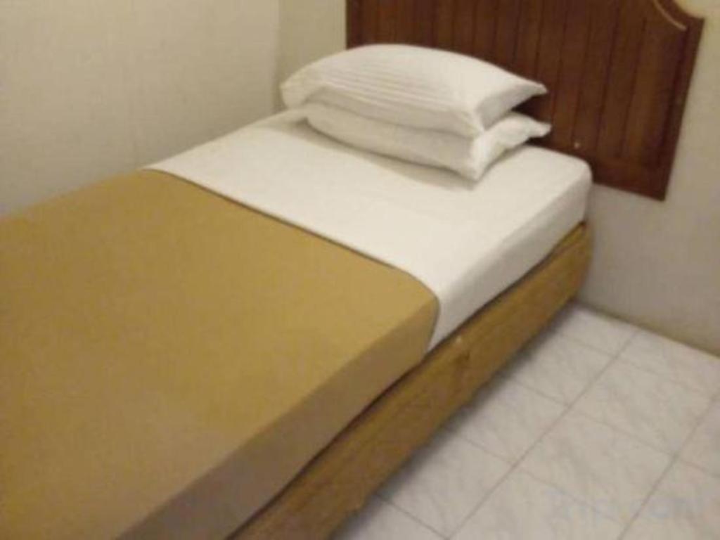 F Hotel Sungai Dua Bukit Exterior foto