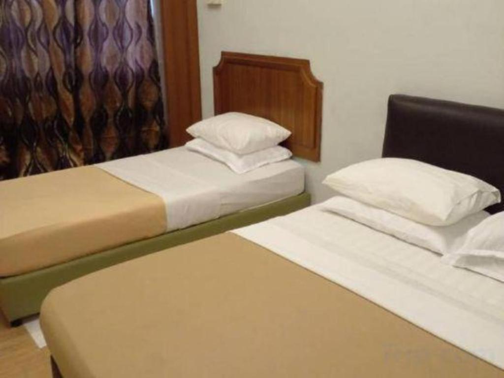 F Hotel Sungai Dua Bukit Exterior foto