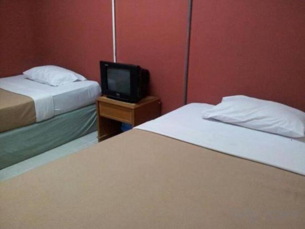 F Hotel Sungai Dua Bukit Exterior foto